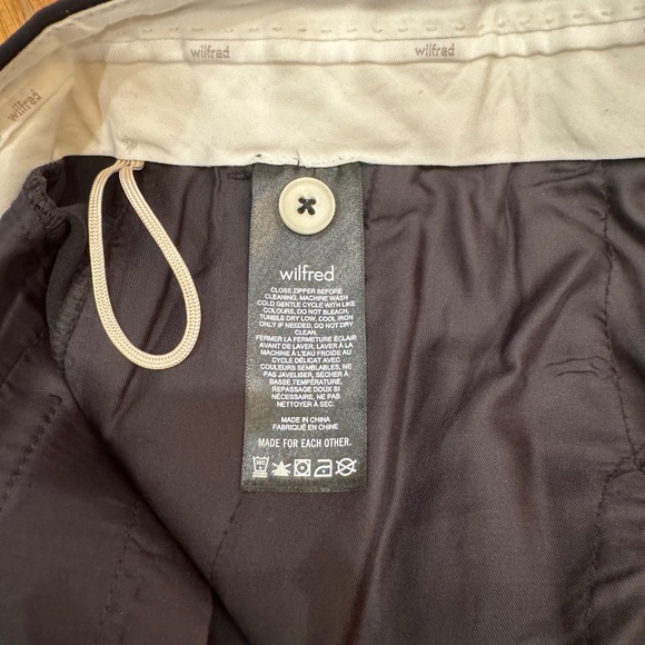 Aritizia - Wilfred - The Effortless Pant - Black - Size 0 - Picture 7 of 8